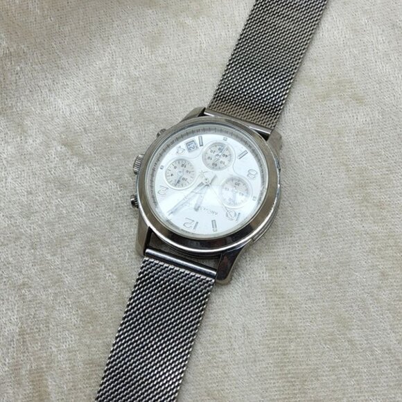 Michael Kors MK5076 Runway Silver Dial Stainless Steel Chronograph Women's Watch - Picture 4 of 6